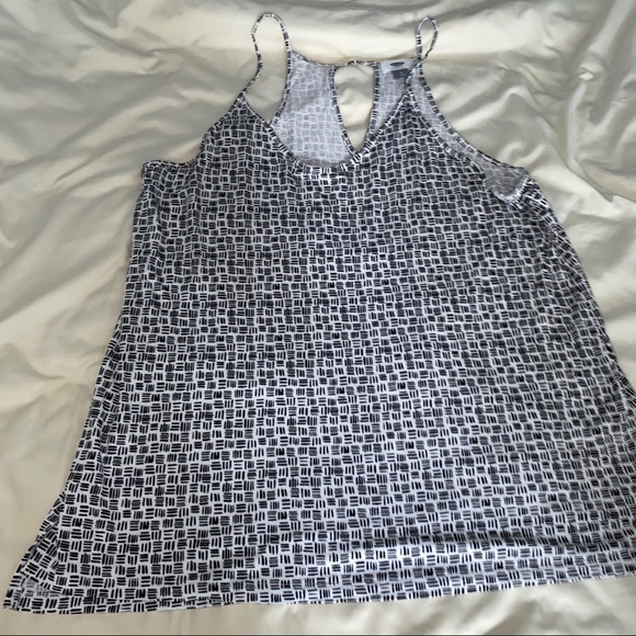 Patterned Tank Top - Picture 2 of 4